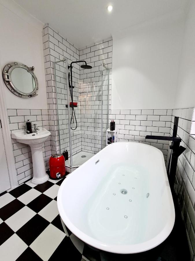 Southsea Royale James Bond 3 Bed Cool Penthouse, Seafront Parking Portsmouth Exteriér fotografie