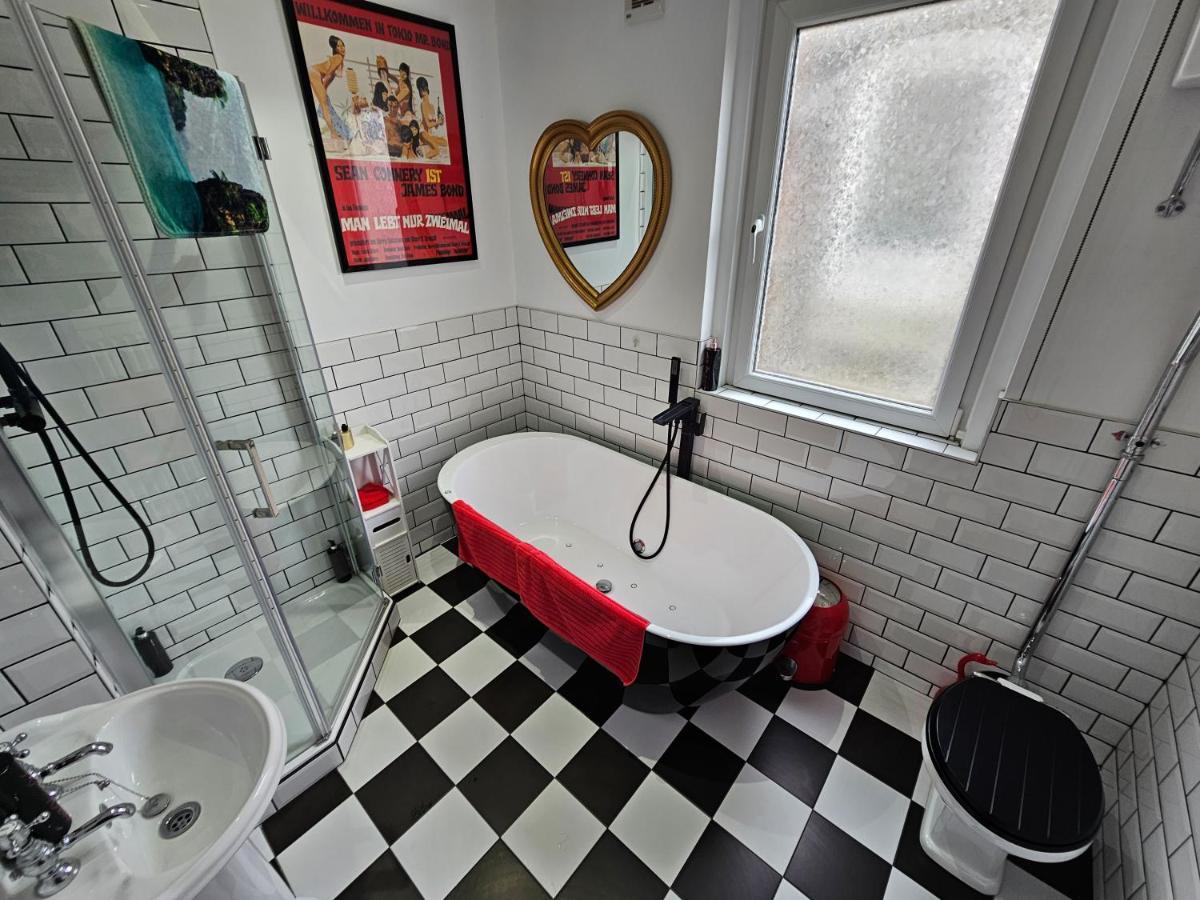Southsea Royale James Bond 3 Bed Cool Penthouse, Seafront Parking Portsmouth Exteriér fotografie